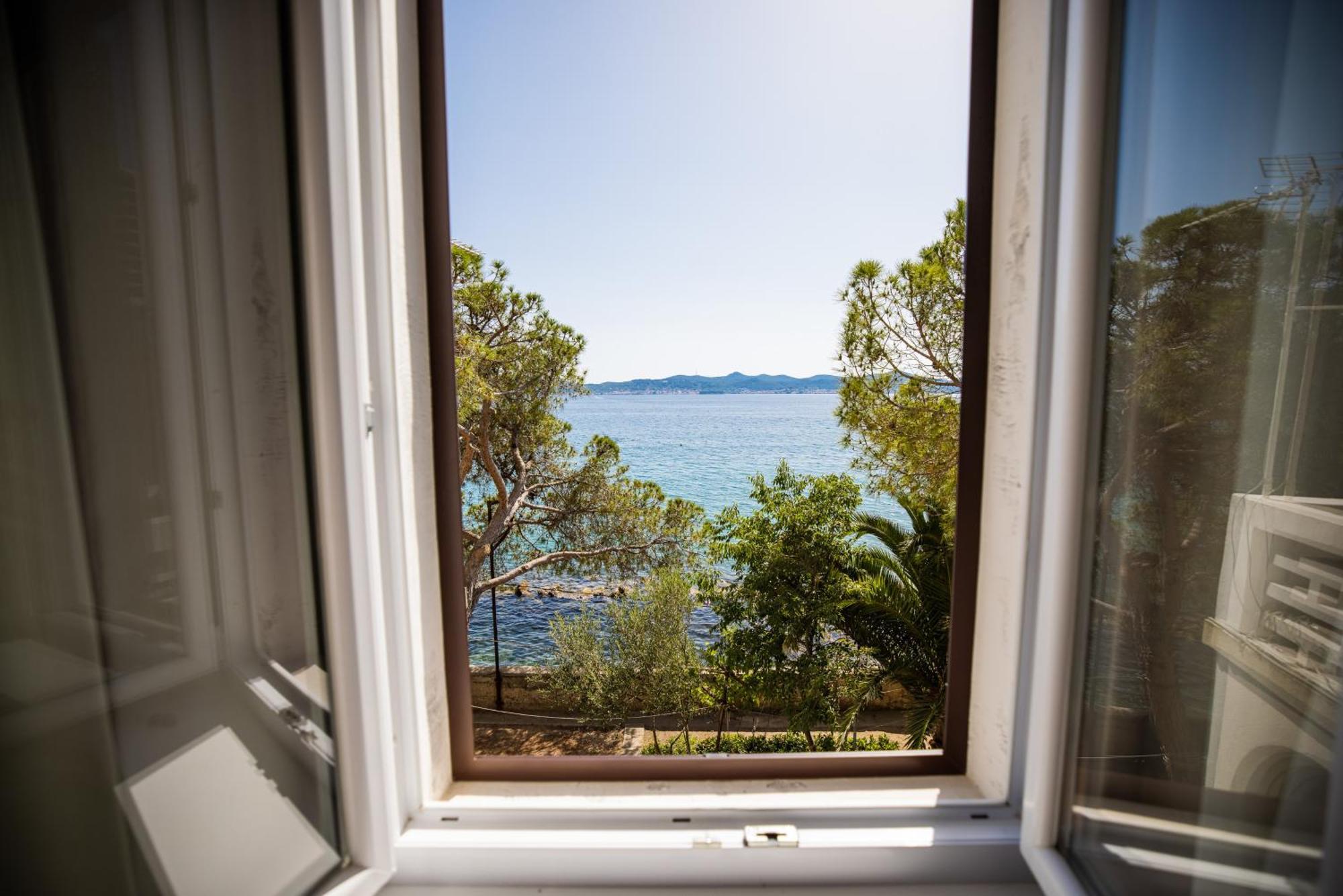 Zadar Center Beach Apartment - Directly On The Sea Exterior foto